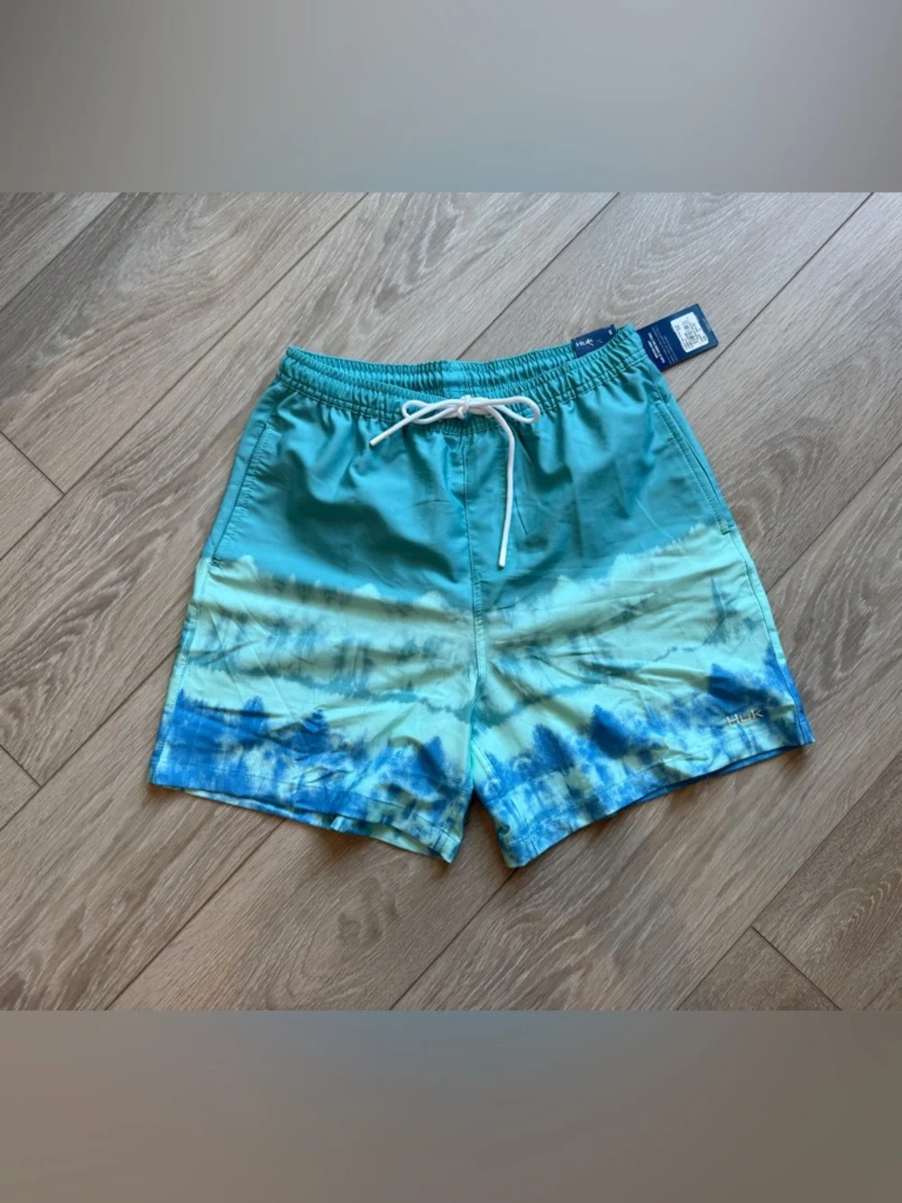 Huk Men’s Size S Pursuit Salt Dye Volley Swim Trunks Fishing Shorts Blue Aqua